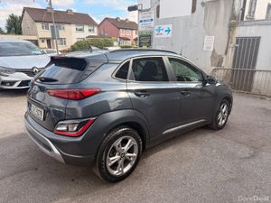 Hyundai KONA 2022 Petrol Executive spec - Image 4