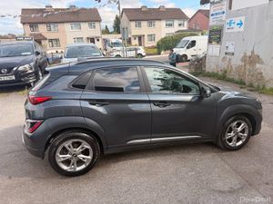 Hyundai KONA 2022 Petrol Executive spec - Image 3