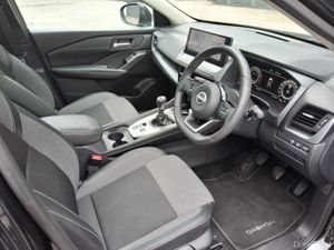 Nissan Qashqai 1.3 HYBRID SV PREMIUM ** MEGA SPEC - Image 3