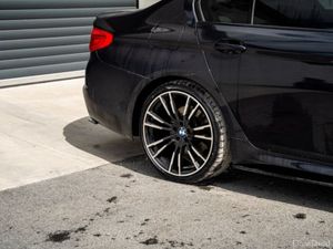 BMW 5-Series D G30 M Sport 4DR Auto - Image 3