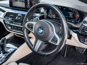 BMW 5-Series 520D M Sport 4DR Auto - Image 4