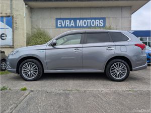 Mitsubishi Outlander G 4WD PHEV HYBRID 2.4 PETROL - Image 4