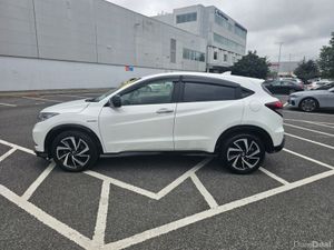 Honda Vezel 1.5 PETROL HYBRID, RS MODEL, SERVICE, - Image 4