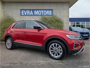 Volkswagen T-Roc STYLE AUTOMATIC 1.5 PETROL //LOW - Image 3