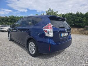 2017 Toyota Prius Alpha 1.8 Hybrid - Image 3