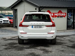 2022 VOLVO XC60 2.0 PETROL HYBRID AWD - Image 4