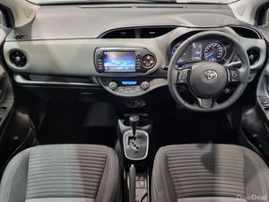 Toyota Yaris ** LUNA ** 1.5i HYBRID ** AUTOMATIC * - Image 2