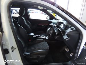 Peugeot 2008 E- Electric Estate GT Premium - Image 3