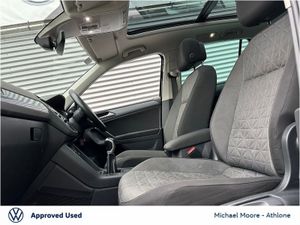 Volkswagen Tiguan LIFE 2.0 TDI 122BHP (PANORAMIC S - Image 4