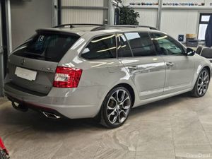 15 SKODA OCTAVIA VRS COMBI - Image 3