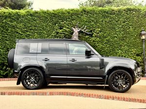 Land Rover Defender X Dynamic 404 BHP great spec - Image 3