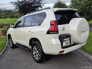 Toyota Land Cruiser 2018 7 seater prado - Image 4