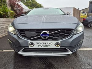 Volvo V60 2.0 D4 AUTO / CLASSIC SPEC / LOW MILEAGE - Image 4