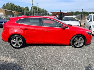2015 VOLVO V40 1.6T4 AUTO FULLY LOADED WITH SPEC - Image 3