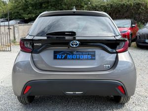 2021 Toyota Yaris 1.5 HYBRID AUTO - Image 4