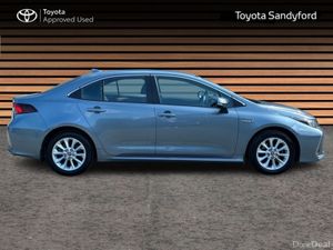 Toyota Corolla HYBRID LUNA AUTO SALOON // TOYOTA S - Image 3