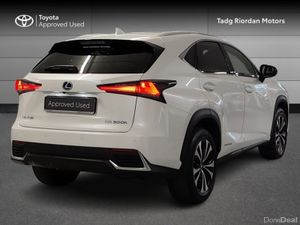 Lexus NX NX 300h FWD Dynamic (Car Play std) - Image 2