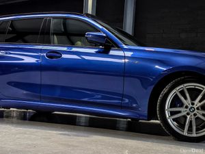 🔥 2021 BMW 330e M-Sport //  Panoramic Sunroof// - Image 3