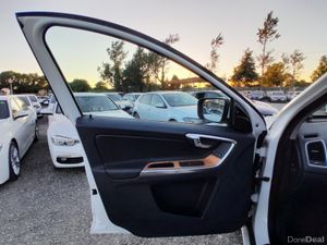Volvo XC60 D4 CLASSIC - 2.0L Diesel Automatic - Su - Image 3
