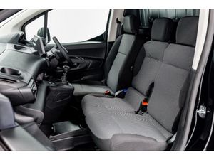 Peugeot Partner Pro Plus 1.5 Diesel 100HP 650Kg L1 - Image 4