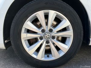 Volkswagen Golf High Spec - Image 3