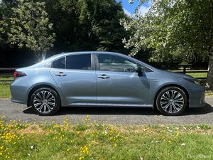 Toyota Corolla 1.8 Hybrid Luna Sport Saloon 3YearW - Image 2