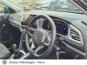 Volkswagen T-Roc STYLE .0 TSI PETROL 110HP - Image 4