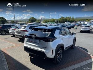 Toyota Yaris Cross HYBRID ELECTRIC SOL - Image 2