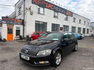 Volkswagen Passat 2011 - Image 2
