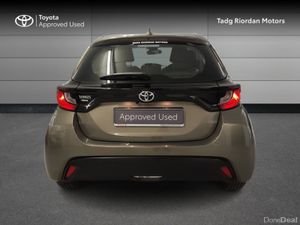 Toyota Yaris 1.0 LUNA - Image 4