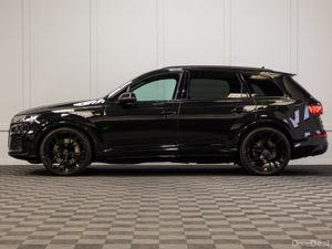 2023 Audi Q7 55 TFSIe Black Edition S-Line - Image 3