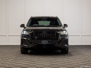 2023 Audi Q7 55 TFSIe Black Edition S-Line - Image 2