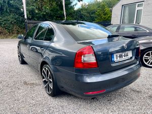 2011 Skoda Octavia 1.6 TDI Manual – VRS Interior - Image 3