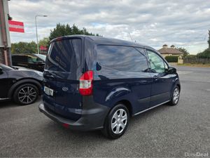 Ford Transit Courier TREND 75PS 3DR VAN - Image 4