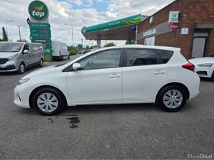 Toyota Auris 1.4 D-4D TERRA VAN 4DR - Image 2