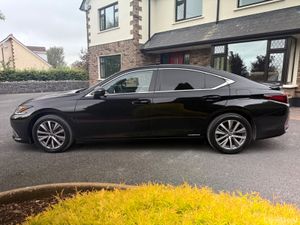 Immaculate 201 Lexus ES300h! - Image 4