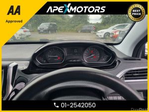 Peugeot 2008 FINANCE ARRANGED * 1.2 PETROL 5DR HAT - Image 4