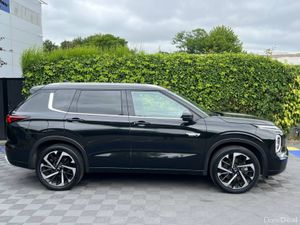 Mitsubishi Outlander 7-SEATER 2.0 HYBRID ** HUGE S - Image 3