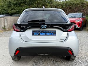 2021 Toyota Yaris 1.5 HYBRID AUTO - Image 4