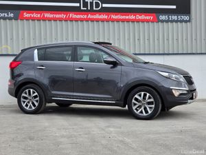 *152 KIA SPORTAGE TOP SPEC WITH PANORAMIC SUN - Image 4