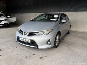 Toyota Auris TOYOTA AURIS 1.4 D-4D AURA 4DR - Image 4