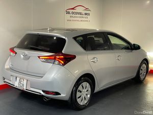 Toyota Auris DBA-NRE185H 5DR AUTO - Image 4