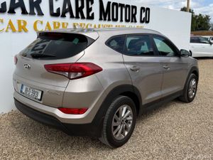 Hyundai Tucson ix35 Executive 5DR - Image 4
