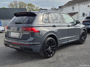 Volkswagen Tiguan TSI PHEV EDITION DSG BLACK - Image 4