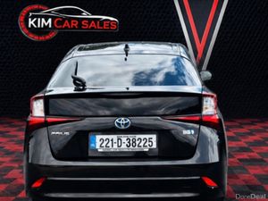 LUXURY TOYOTA PRIUS LEATHER & HEATED SEAT TOP SPEC - Image 4