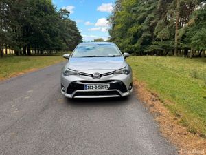 Toyota Avensis 2018 Diesel Low KM - Image 2