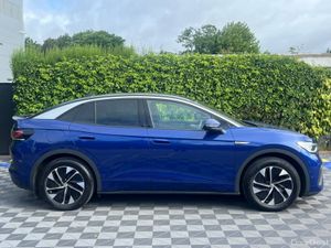 Volkswagen ID.5 PRO TECH 77KWH // PANORAMIC SUNROO - Image 3