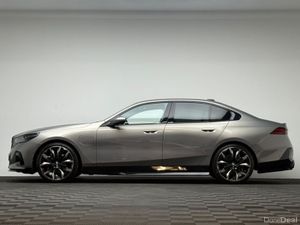 BMW 5-Series 530E M SPORT PRO - Image 4