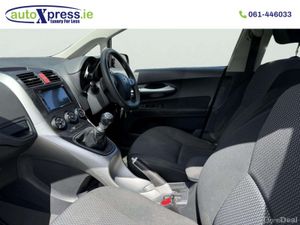 Toyota Auris 1.33 5DR Luna MY10 4DR - Image 4