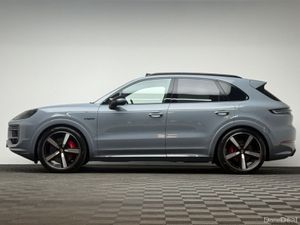 Porsche Cayenne S BLACK EDITION V6 E-HYBRID - Image 4